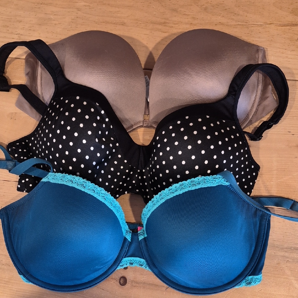 💙 3 Pcs 38C Bra Bundle